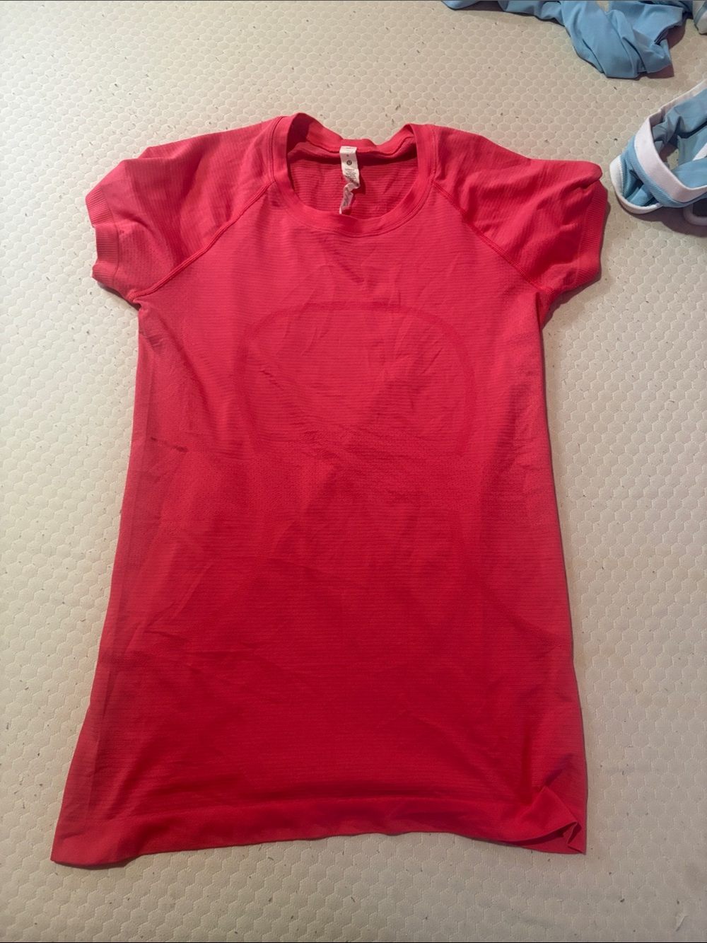 lululemon athletica coral pink crew neck tee